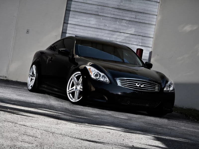 черная, гараж, infiniti