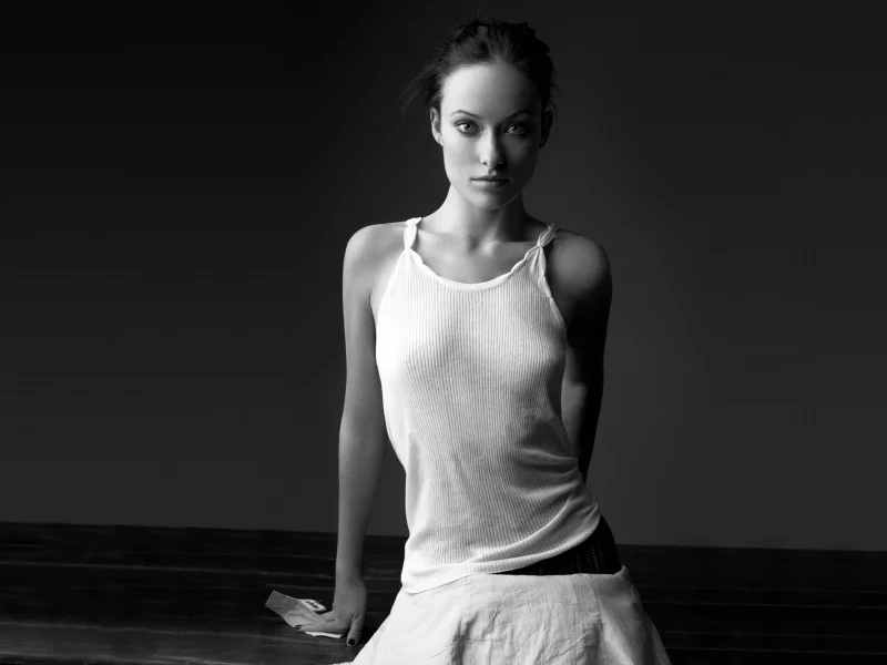 olivia wilde, оливия уайлд, белое платье, белый топ, актриса, черный фон