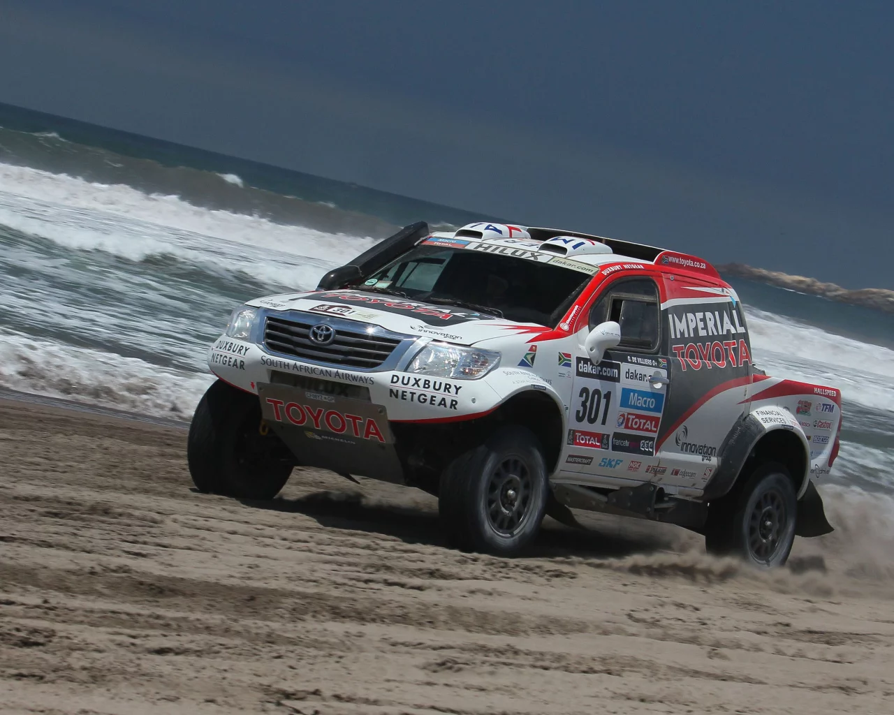 внедорожник, toyota, вода, берег, машина, море, rally, dakar