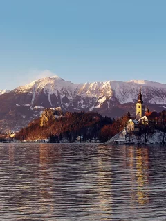 лес, снег, рябь, гора, башня, шпиль, озеро, замок, зима