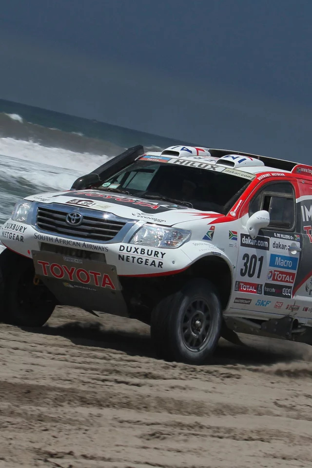 внедорожник, toyota, вода, берег, машина, море, rally, dakar