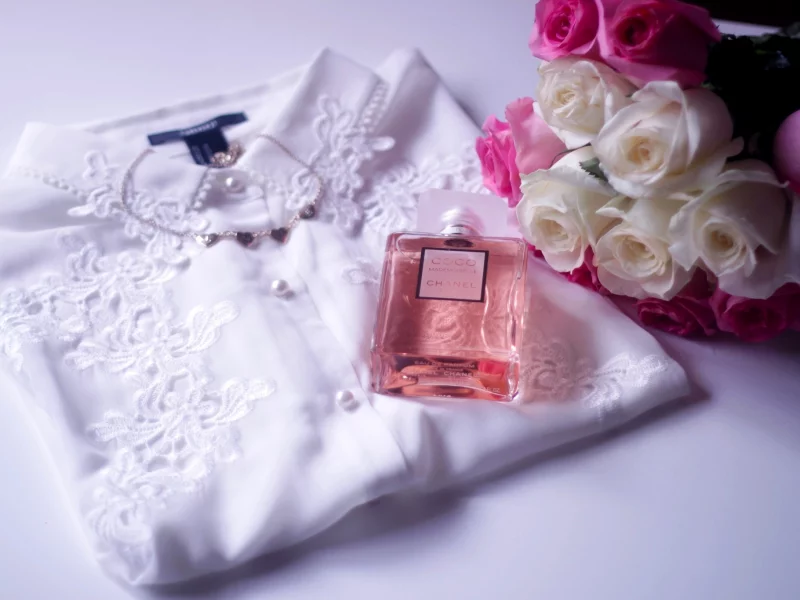 блуза, букет, розы, блузка, парфюм, chanel coco mademoiselle, цветы