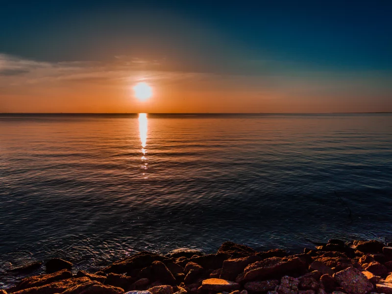 камни, море, берег, утро, солнце, рассвет
