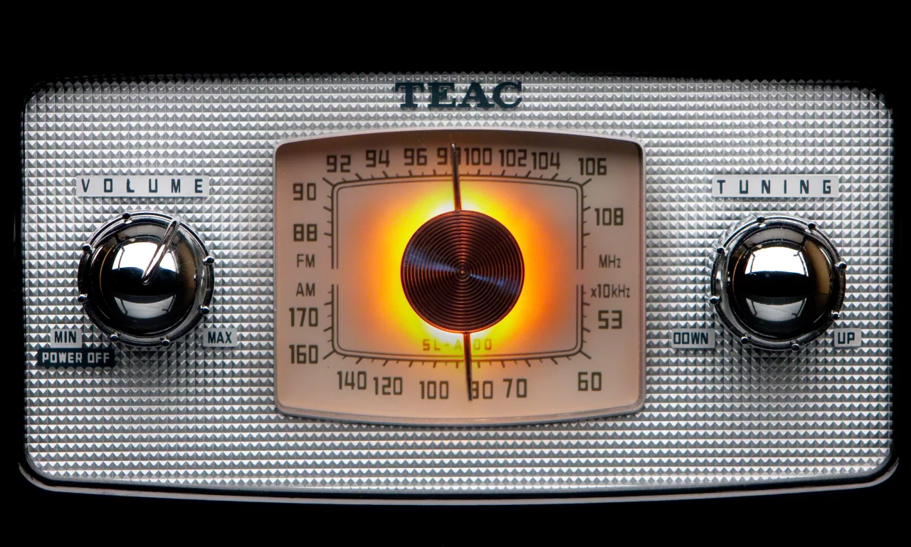 on, numbers, tuning, light, silver, off, metal, volume, old, radio