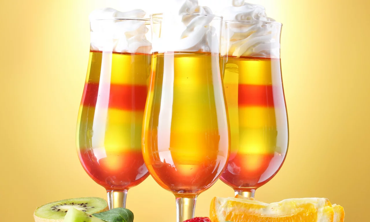 фрукты, клубника, бокалы, киви, коктейли, апельсин