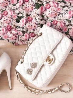 розы, туфли, chanel, белые, одежда, сумка, платье, цветы
