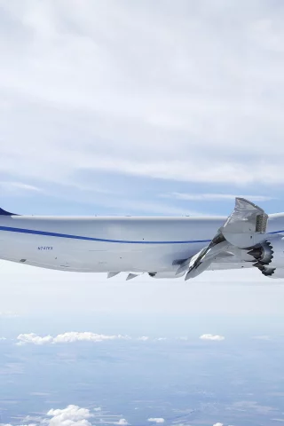день, boeing, небо, летит, самолет, 747-8, в воздухе, грузовой