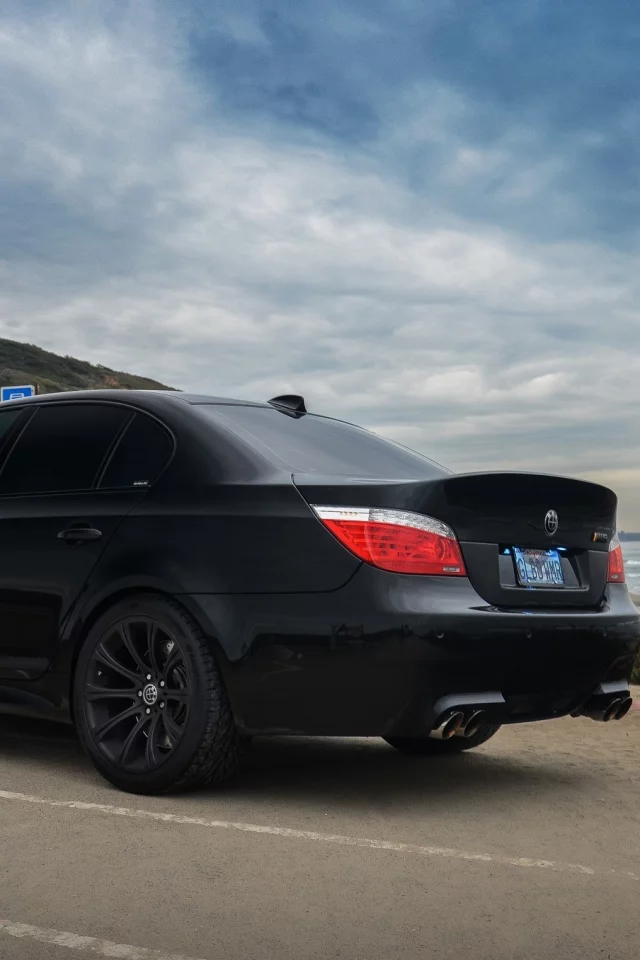 парковка, bmw, чёрный, бмв, m5, e60, небо, вид сзади, black