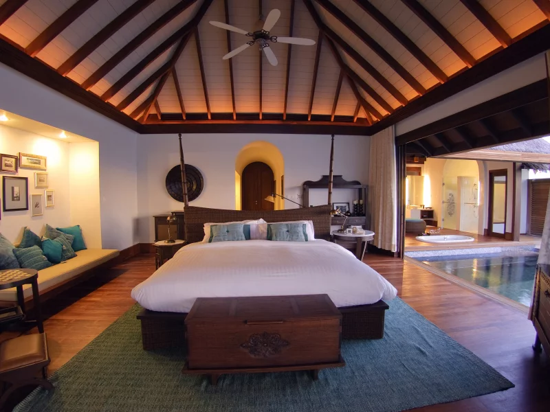 люстра, villa, кровать, осветление, pool, interior, спальня