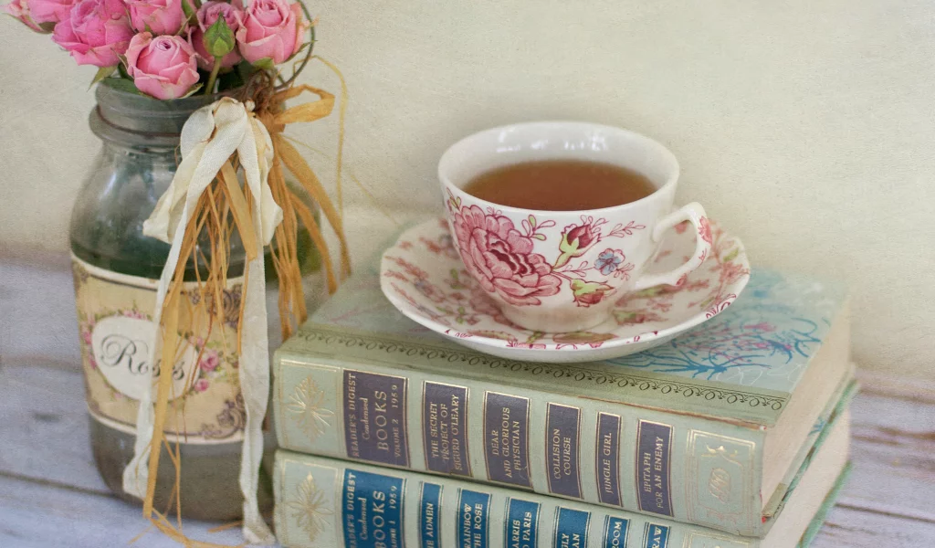 банка, розовые, чашка, розы, цветы, книги, чай