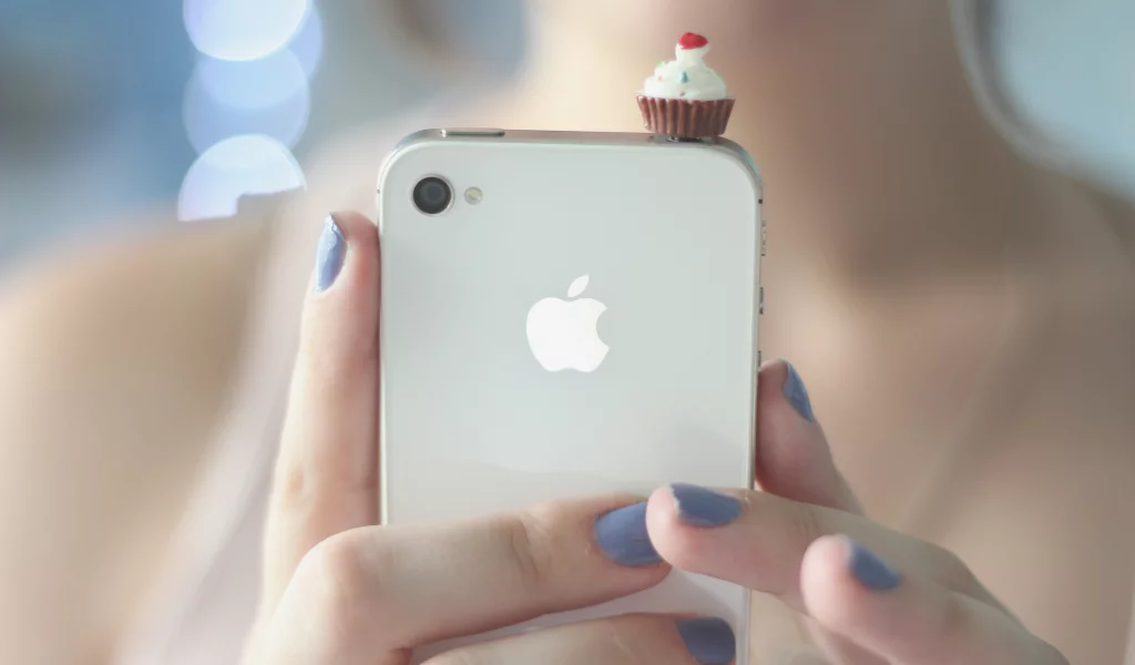 телефон, iphone 4, руки, apple, пальцы