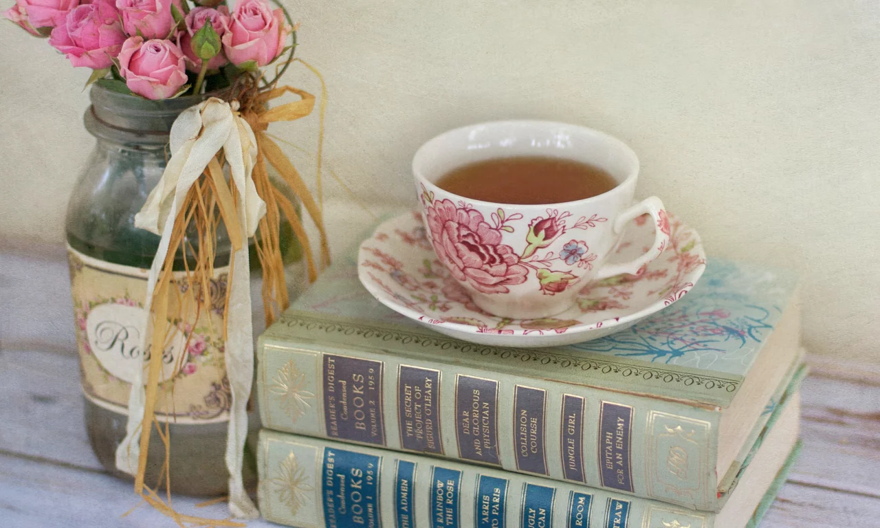банка, розовые, чашка, розы, цветы, книги, чай