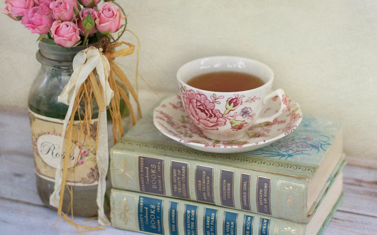 банка, розовые, чашка, розы, цветы, книги, чай