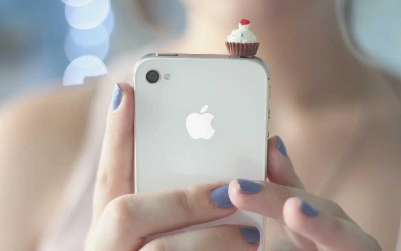 телефон, iphone 4, руки, apple, пальцы
