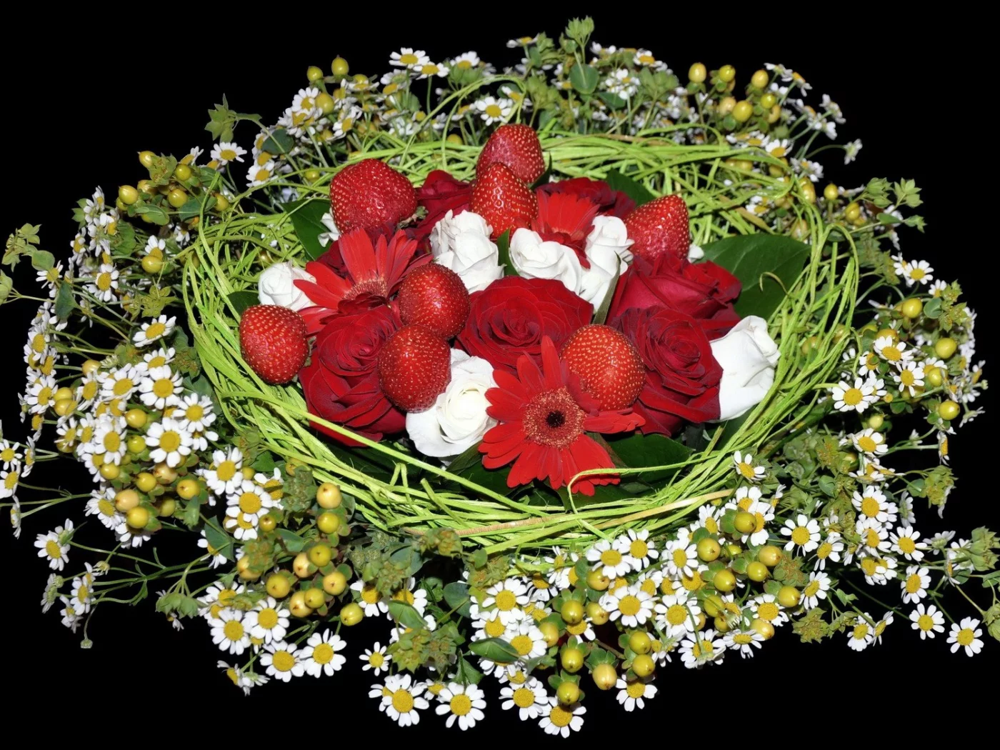 чёрный, розы, фон, букет, композиция, клубника, ромашки