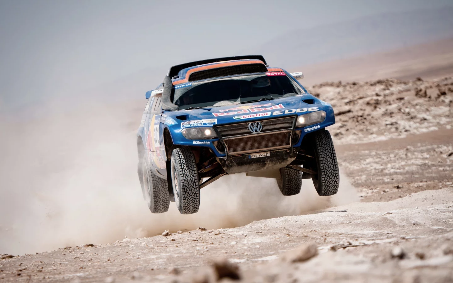 в воздухе, пыль, rally, dakar, дакар, volkswagen, летит, touareg, синий