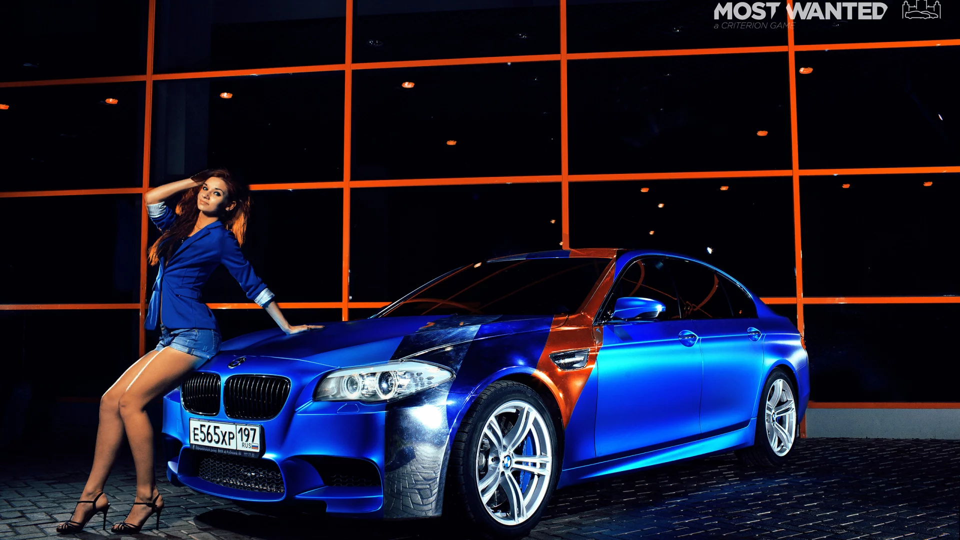 smotra, nfs, m5, синяя, девушка, bmw, бмв, most wanted, ножки