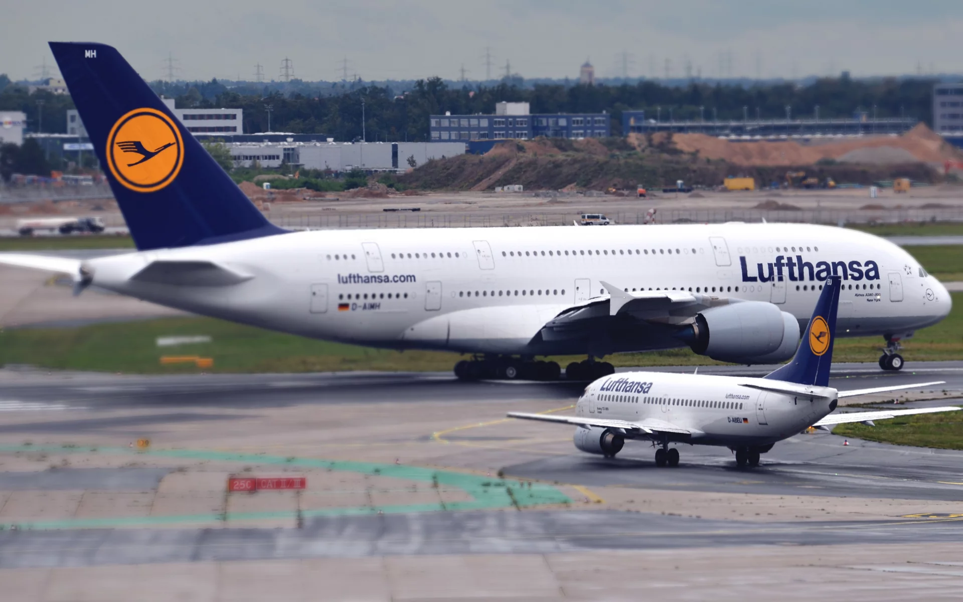 lufthansa, airbus, boeing, самолет, два, взлетная полоса, a380, 737