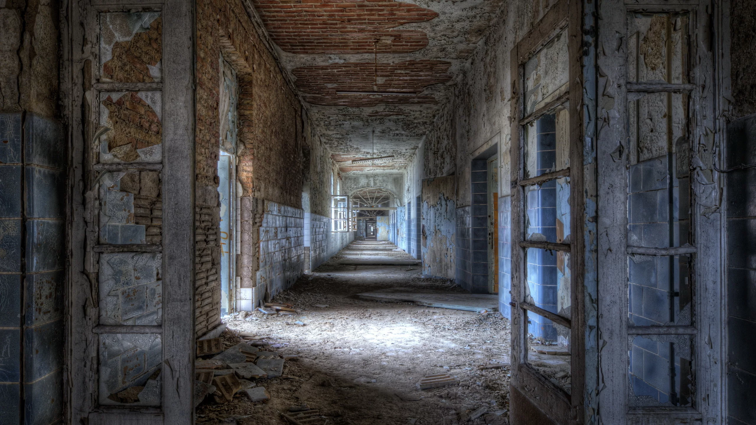walls without paint, construction, building, halls, dirt, ruins, broken windows