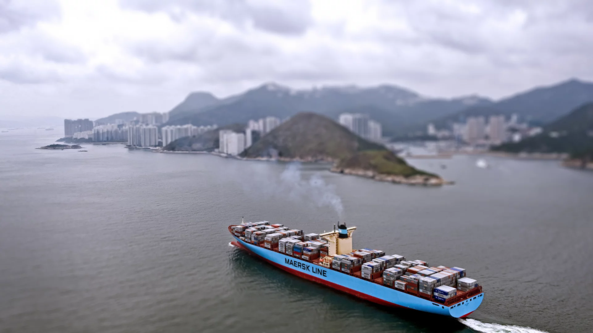 вид сверху, море, на ходу, контейнеровоз, судно, maersk line
