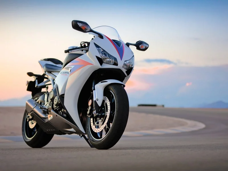 Honda, белая, дорога