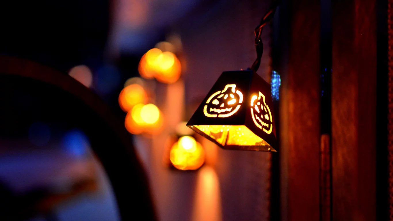 дверь, свет, хэллоуин, праздник, halloween, фонарь, огни