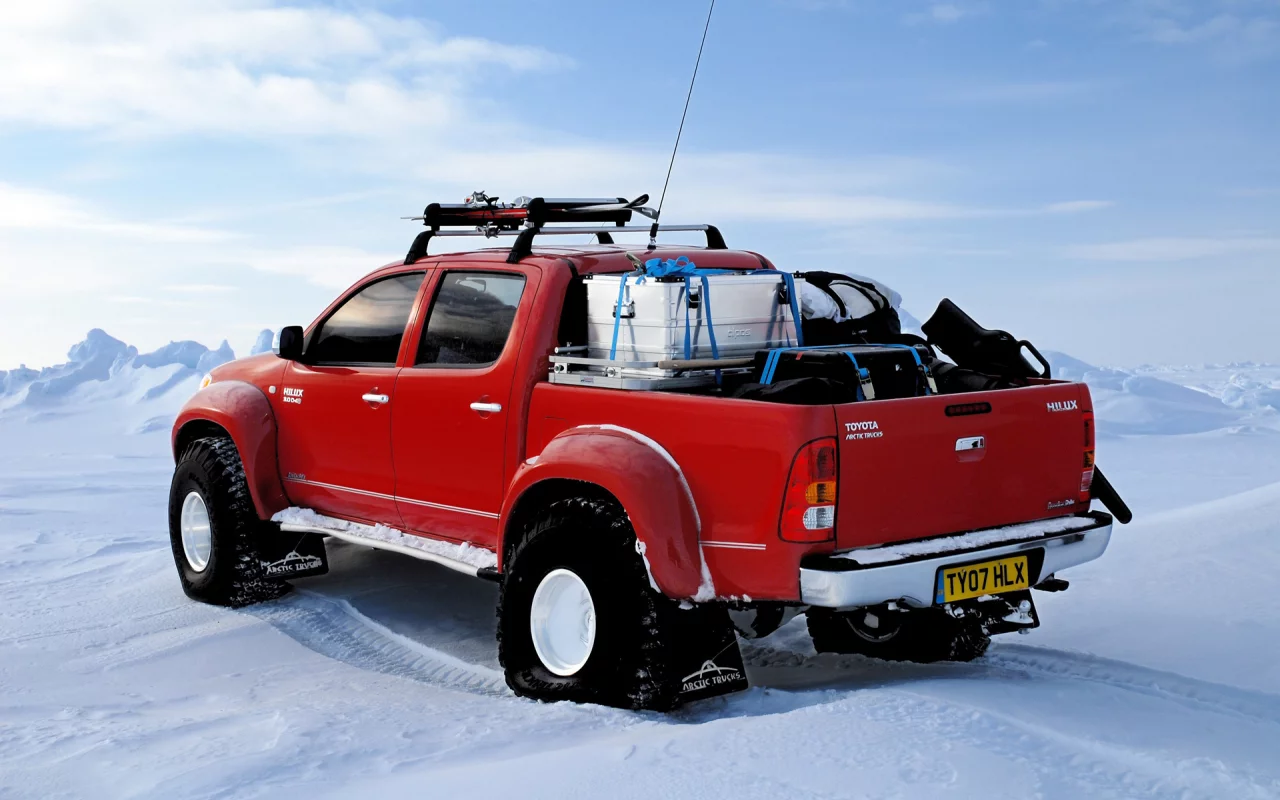 north pole, hilux, arctic trucks, red, toyota, снег, зима, северный полюс