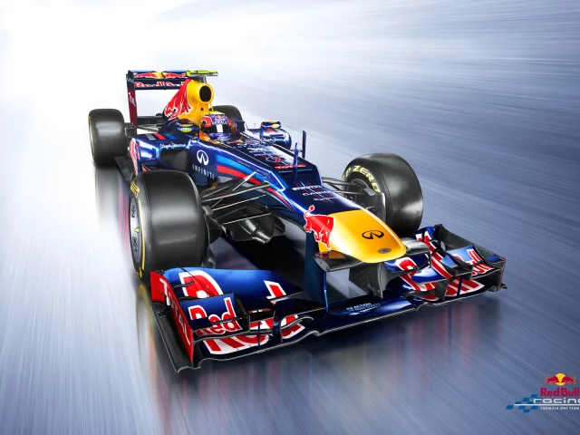 болид, red bull, f1, formula 1, webber, rb8