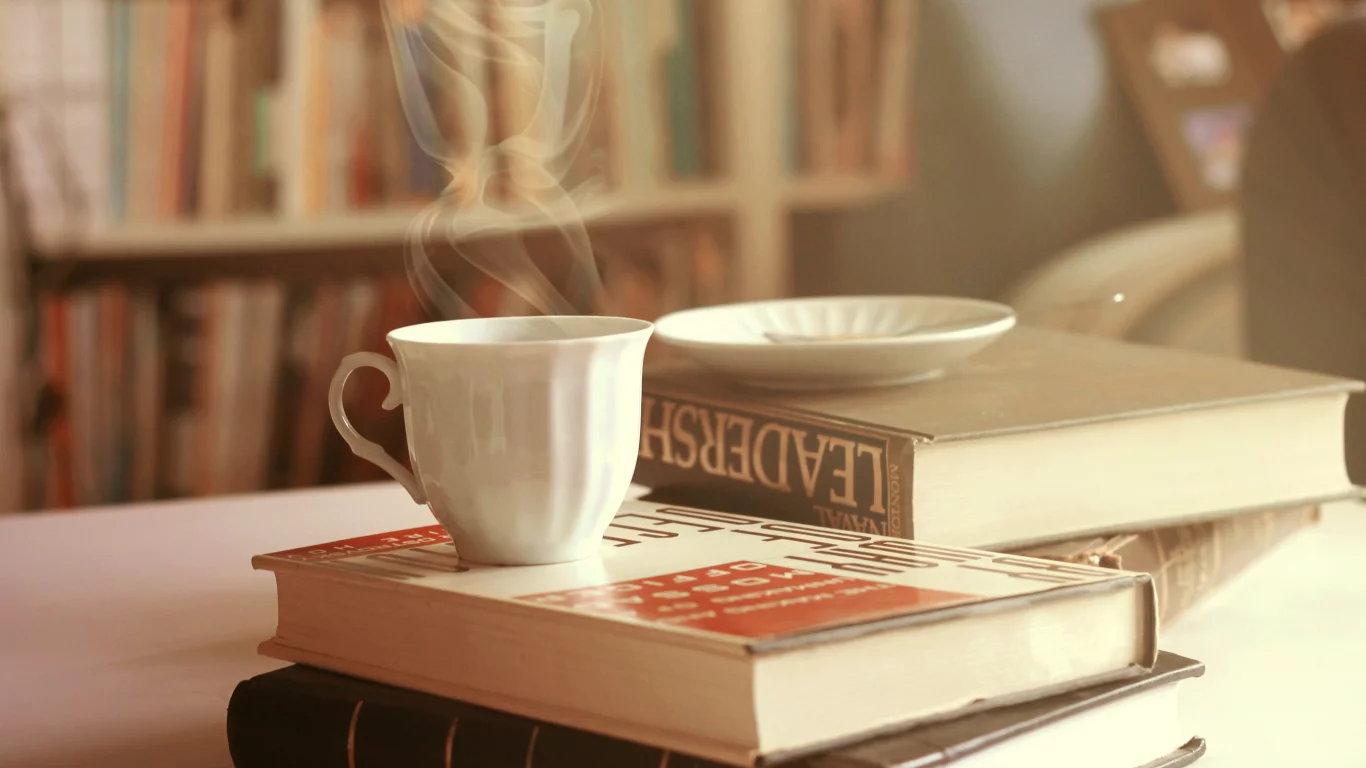 блюдце, пар, книги, кружка, чашка