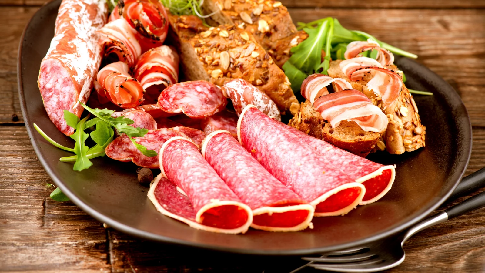 тарелка, еда, хлеб, мясо, колбаса, ветчина