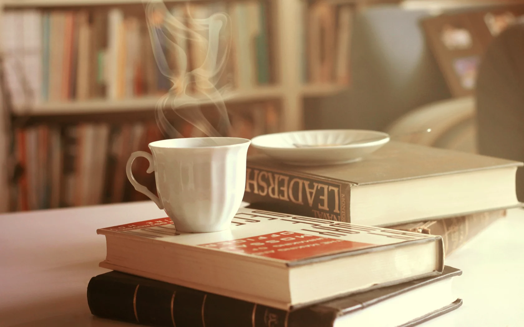 блюдце, пар, книги, кружка, чашка