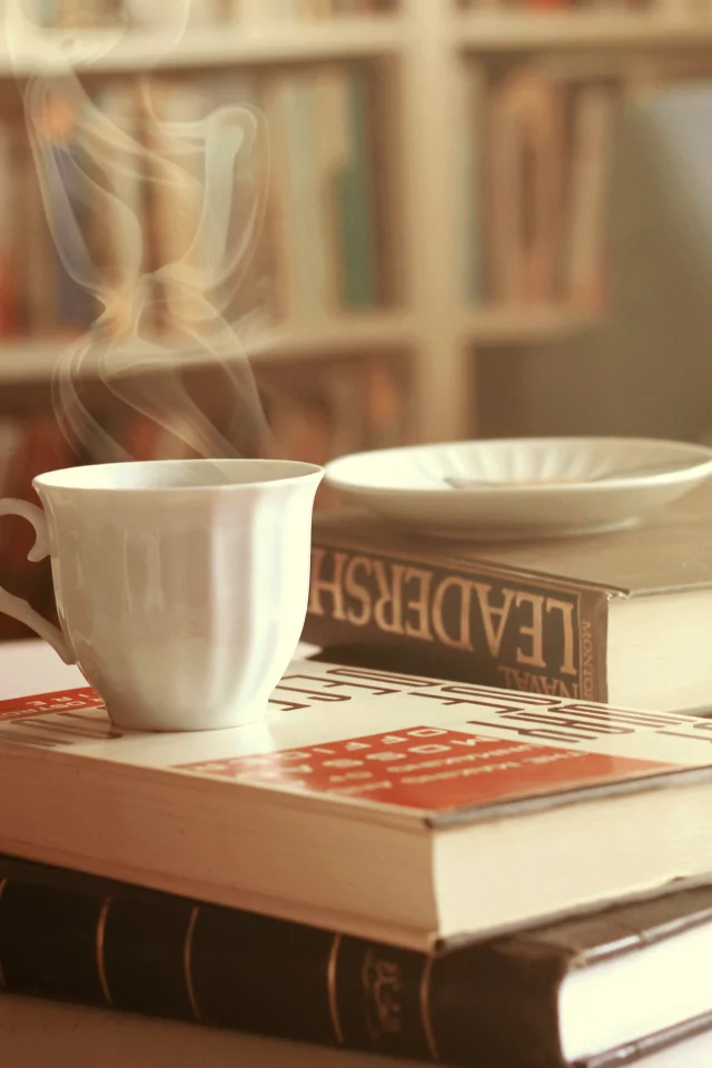 блюдце, пар, книги, кружка, чашка