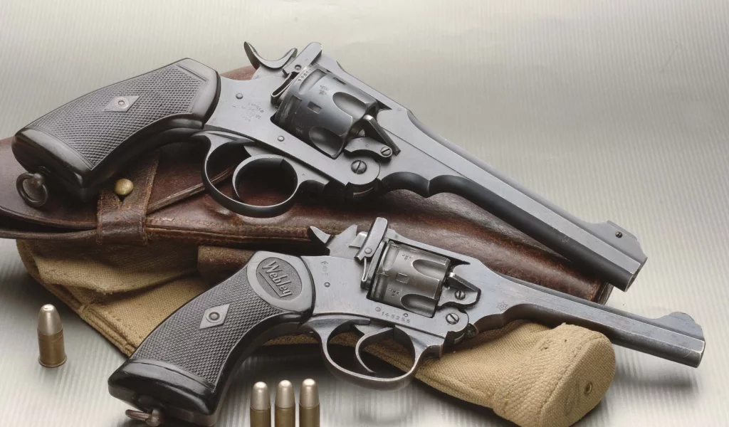 revolver, 2 штуки, револьвер, патроны, webley &amp;amp; scott mark iv