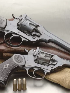 revolver, 2 штуки, револьвер, патроны, webley &amp;amp; scott mark iv