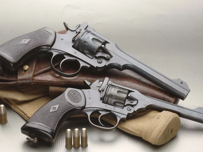 revolver, 2 штуки, револьвер, патроны, webley &amp;amp; scott mark iv