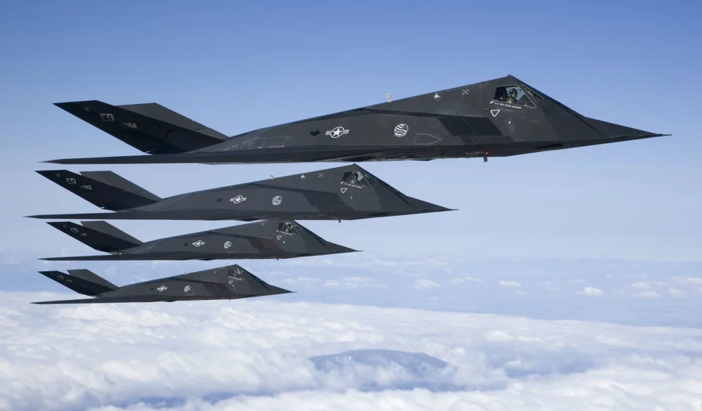 nighthawk, много, ударные, самолеты, малозаметные, f-117, lockheed