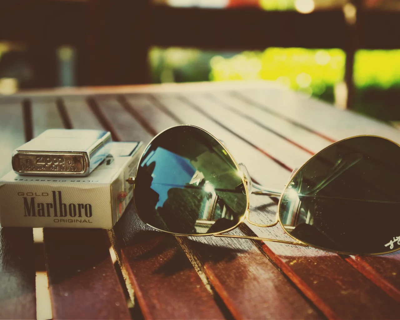 сигареты, marlboro, очки, ray ban, zippo, зажигалка