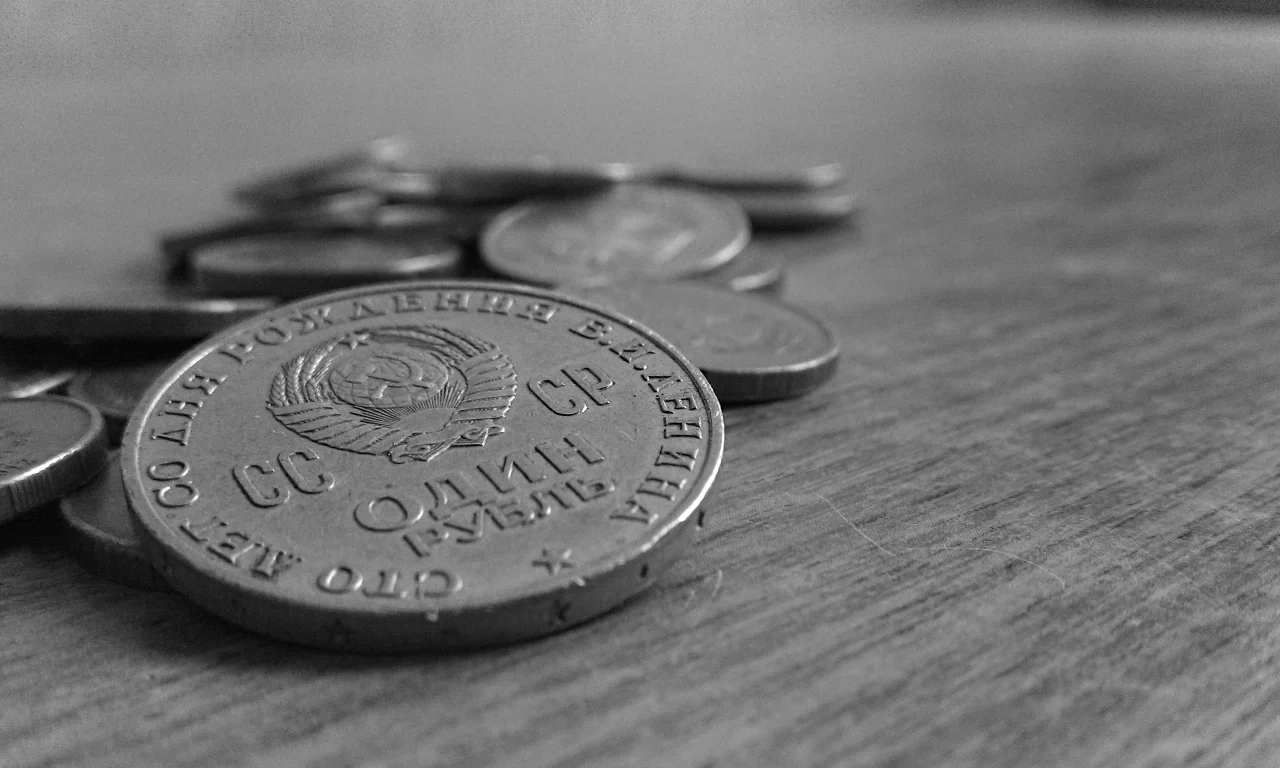 ссср, стол, молот, монеты, герб, ленин, серп, деньги