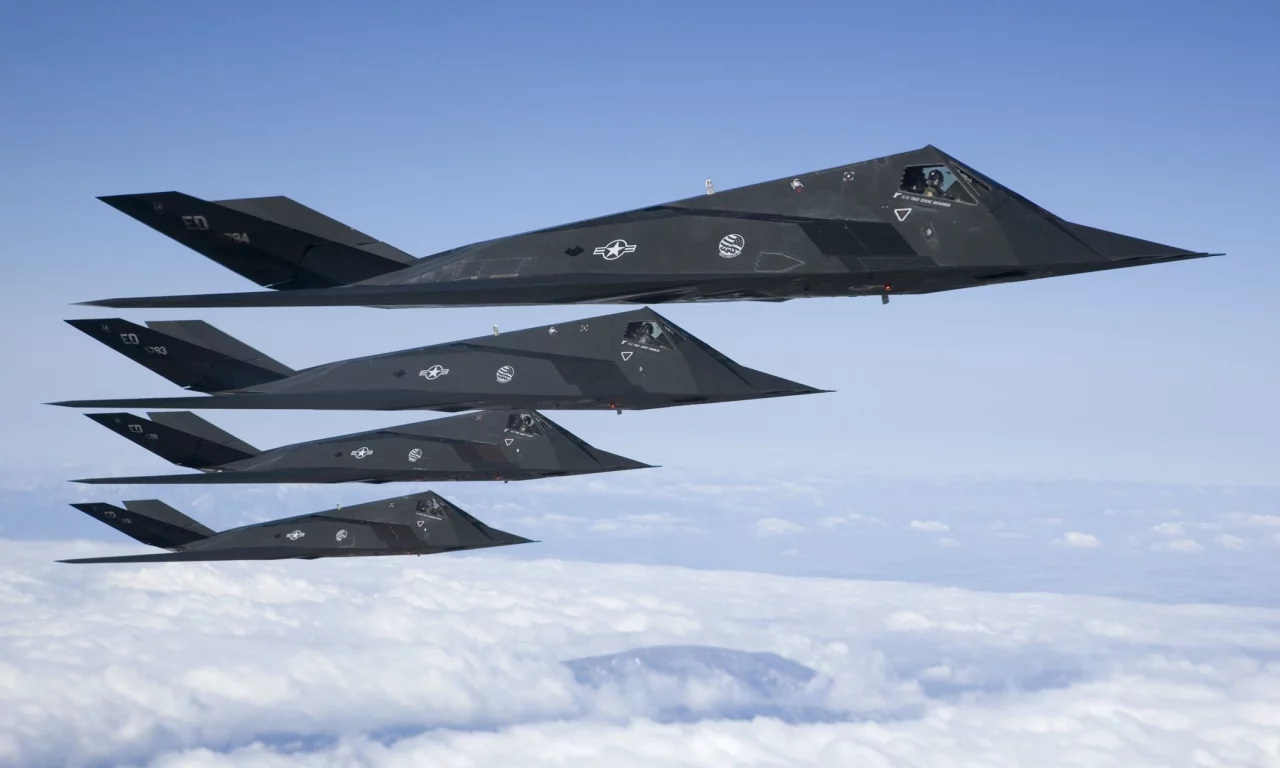 nighthawk, много, ударные, самолеты, малозаметные, f-117, lockheed