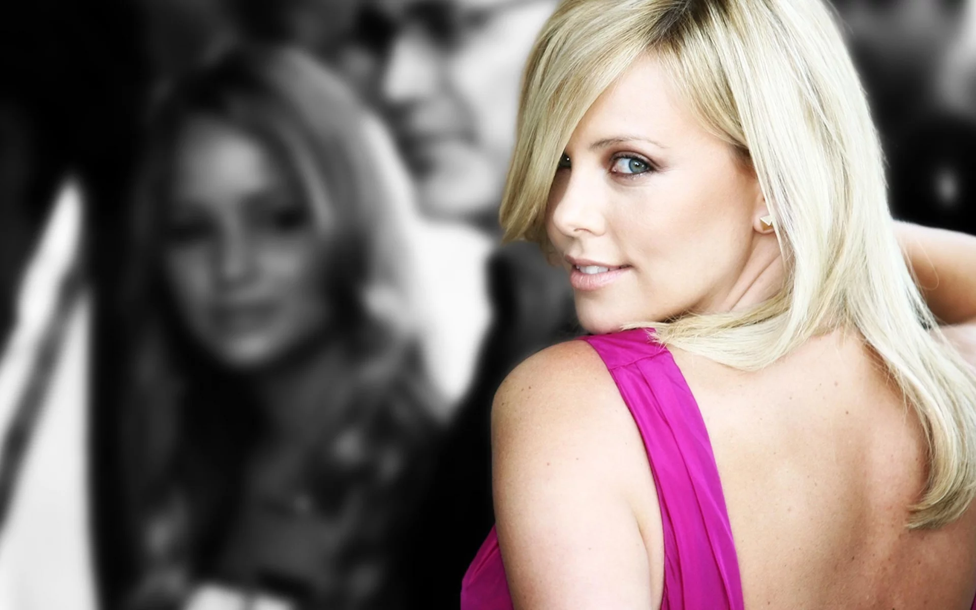 взгляд, актриса, charlize theron, плечо