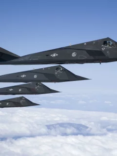 nighthawk, много, ударные, самолеты, малозаметные, f-117, lockheed