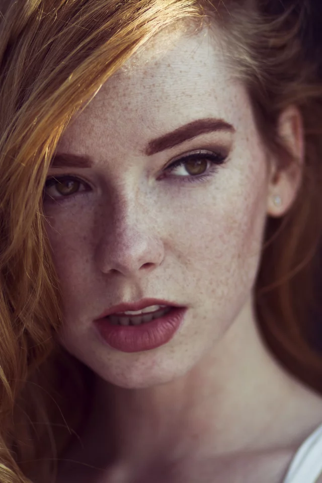 веснушки, девушка, hattie watson, взгляд, рыжая