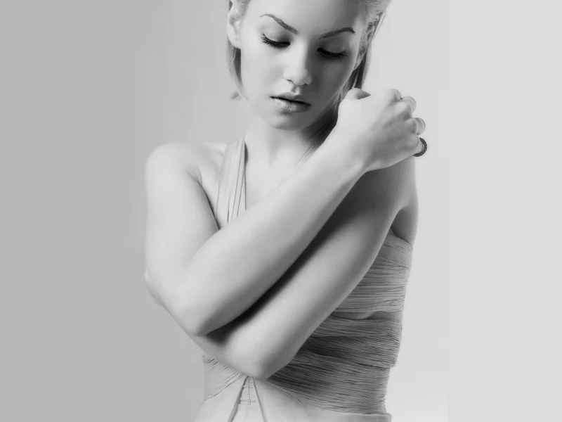 elisha ann cuthbert, черно-белая, элиша энн катберт