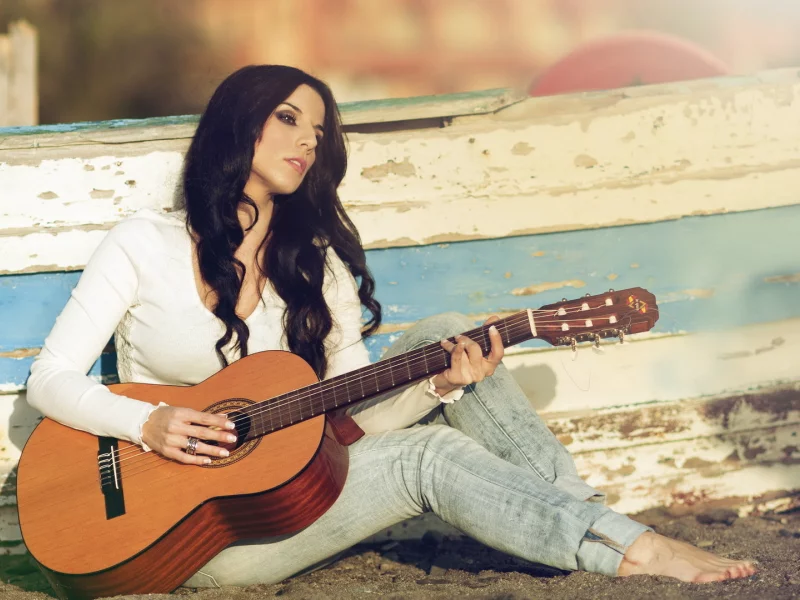 cris comino, song, modelo