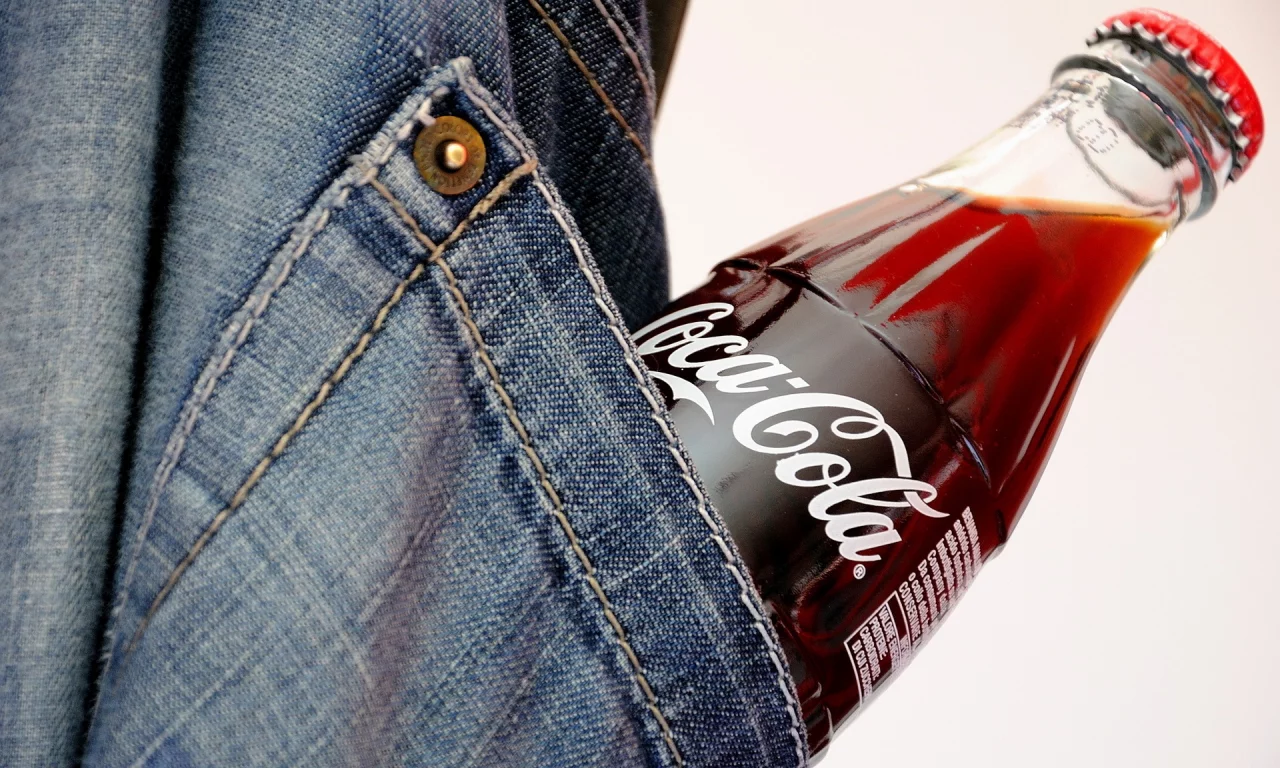 Coca, Cola