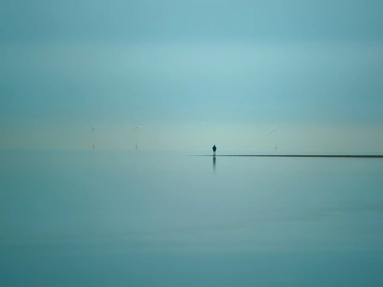 ветряки, море, человек