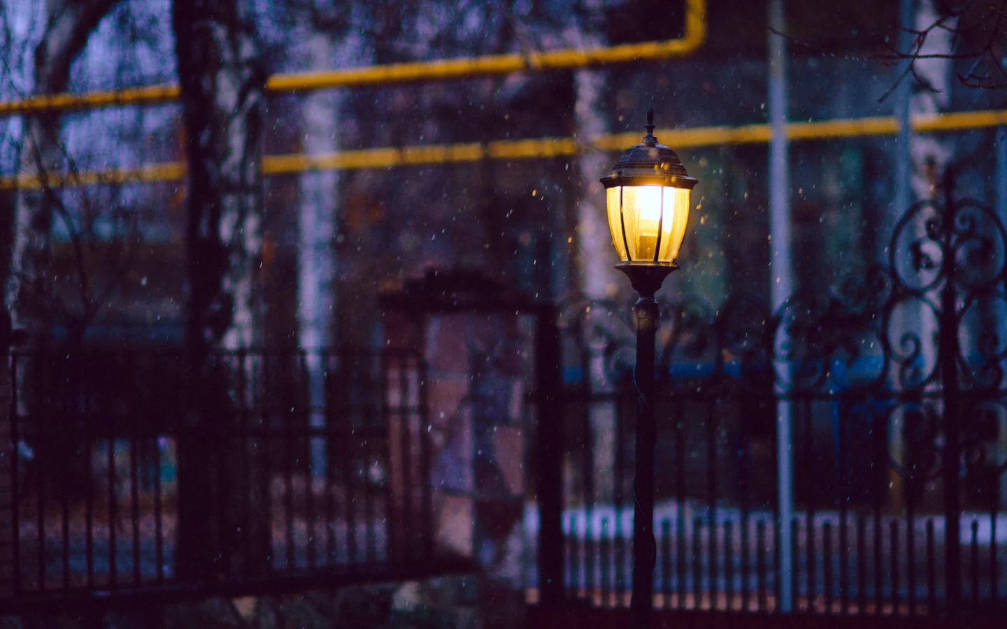 снег, деревья, забор, свет, ограда, освещение, фонарь