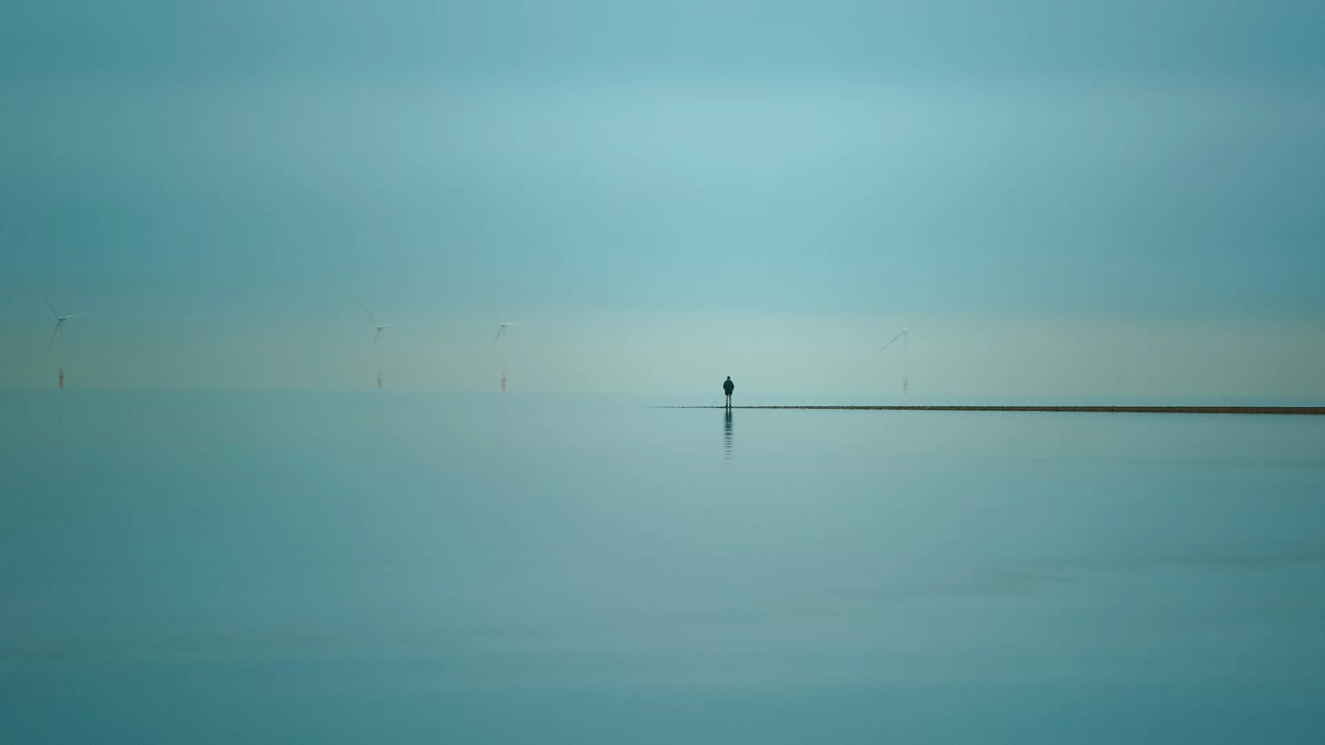 ветряки, море, человек