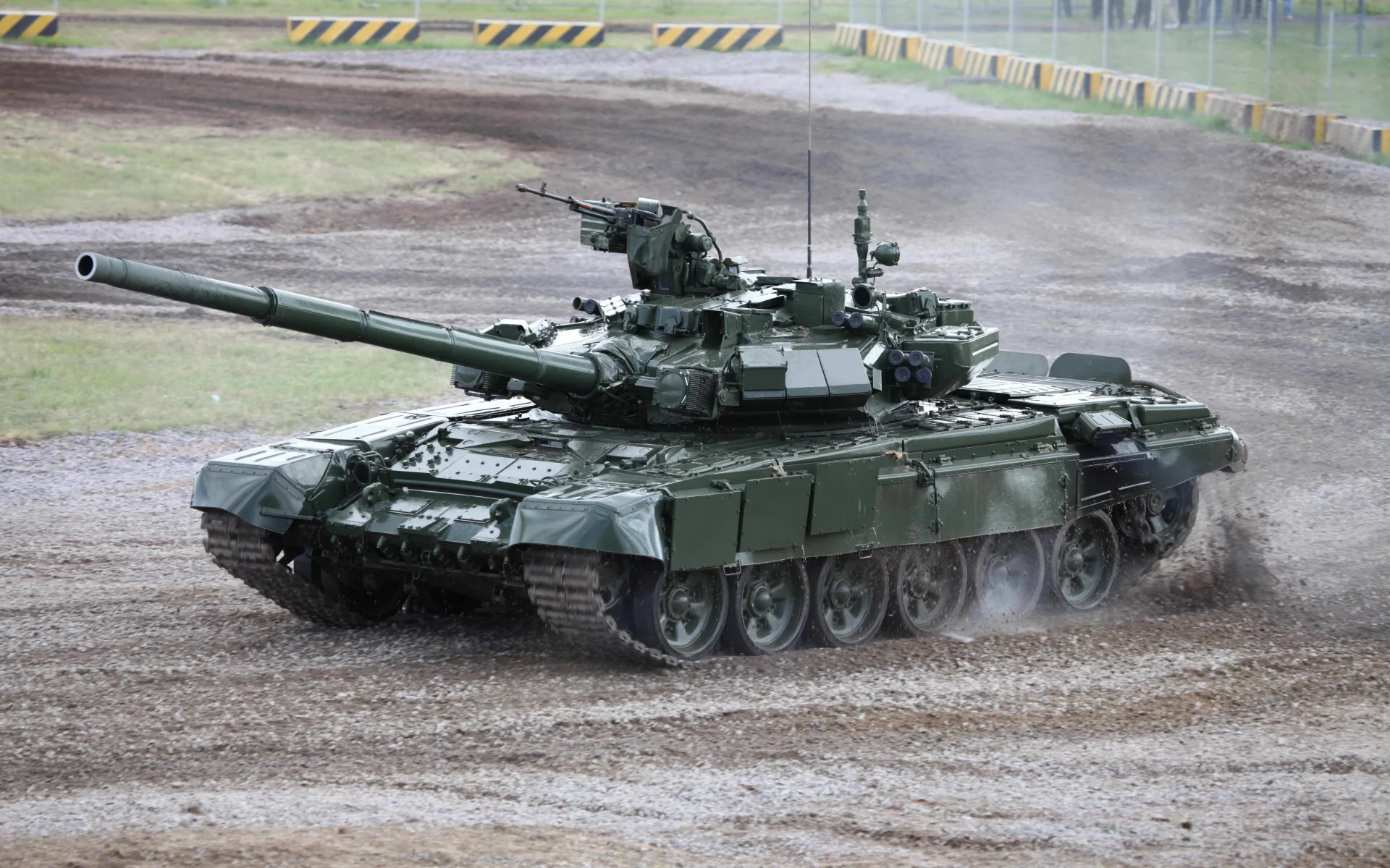 танк, т-90, полигон, грязь