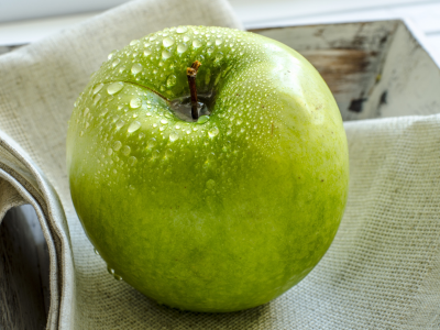 капли, обои, яблоко, зеленое, вода, фон, еда, фрукт